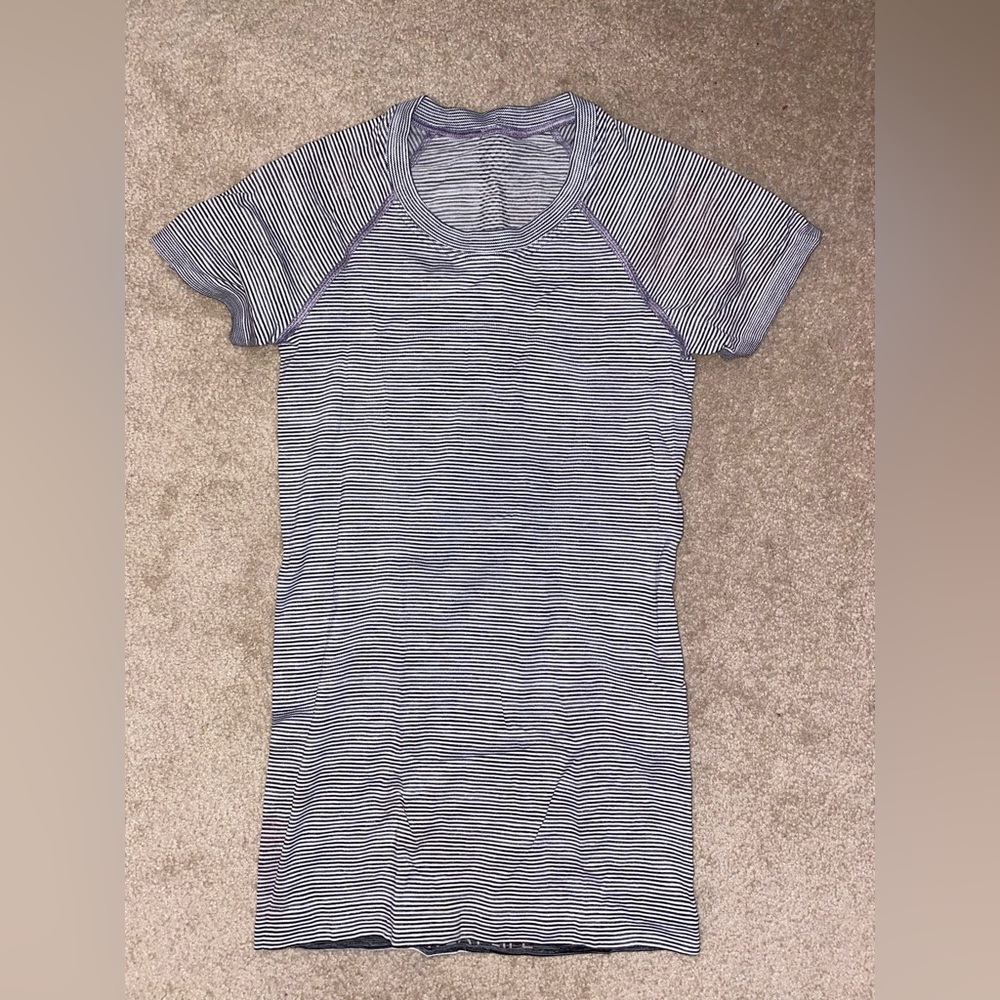 LuLuLemon Swiftly Tech Short Sleeve 2.0 Shirt - Size 2